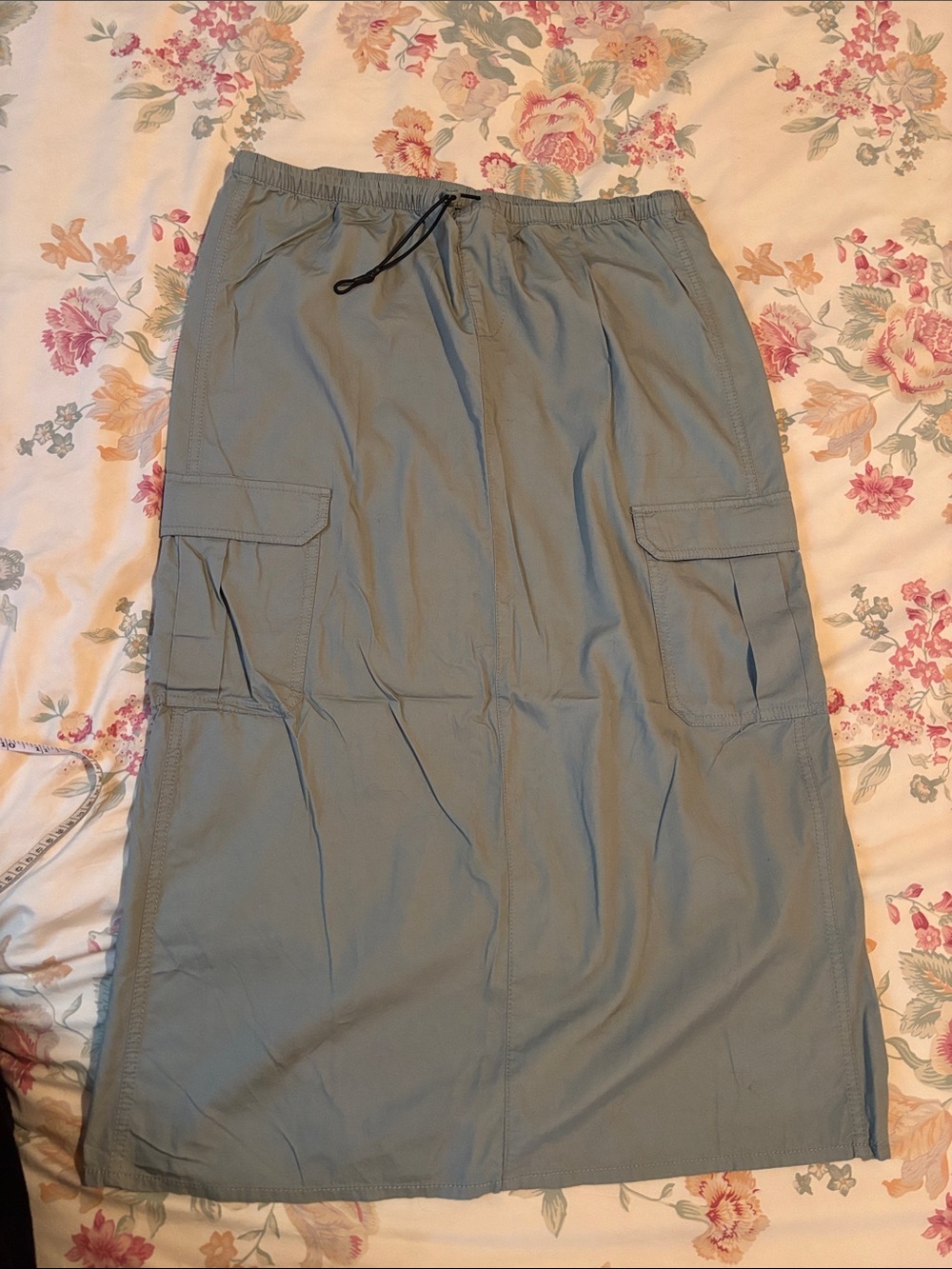 Women’s Cargo Midi Skirt